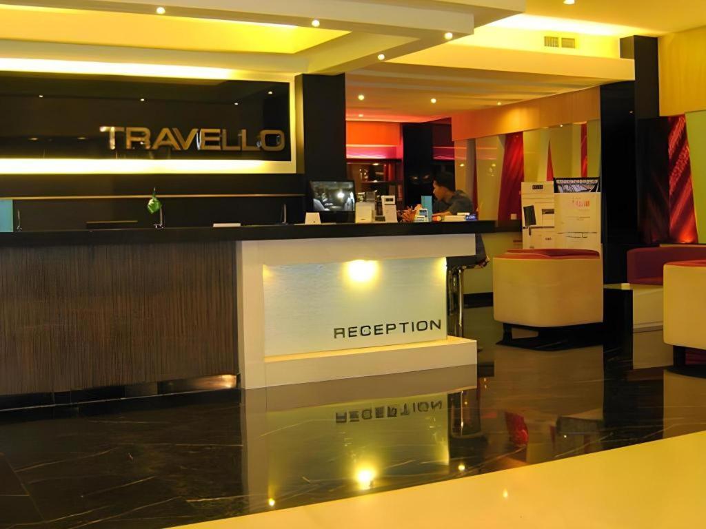 Travello Hotel Manado Exterior foto