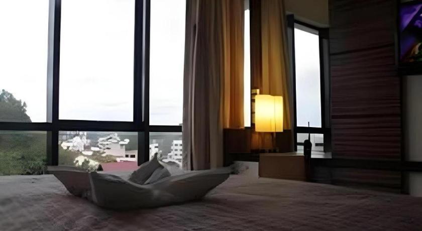 Travello Hotel Manado Exterior foto